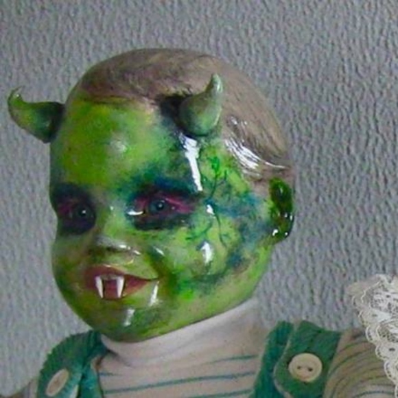 Siamese Twin Newborn Demon Zombie w Fangs Doll - Picture 4 of 8